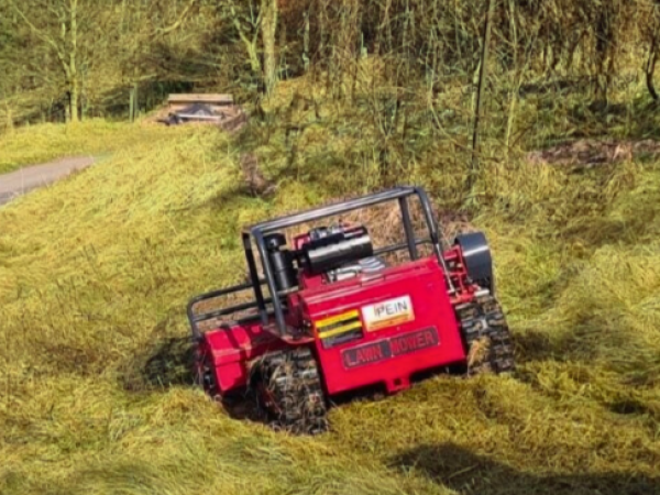 Alpenmäh PMK 1200 Ferngesteuerter Y Schlegelmulcher mit Hybrid Antrieb